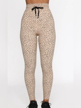 NWT White Fox Hi-Rise Speckle
Tan+Black Leggings 27” size S